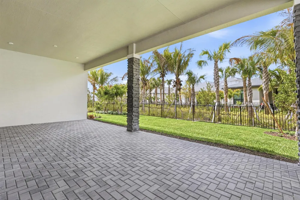 9525 St Germain Drive Palm Beach Gardens, FL 33412