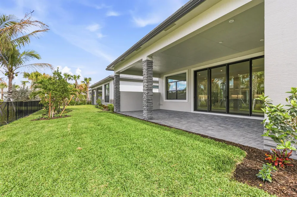 9525 St Germain Drive Palm Beach Gardens, FL 33412