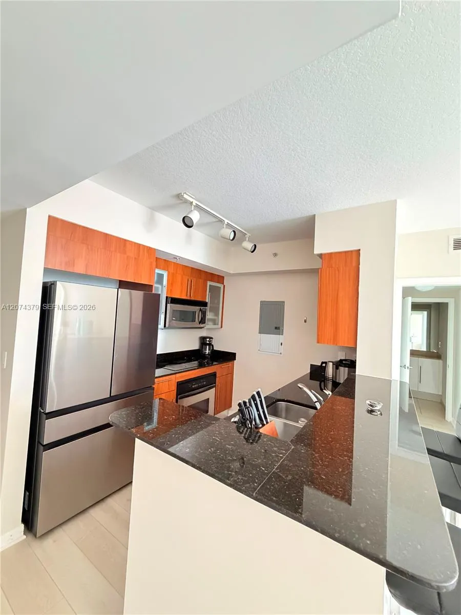 335 S Biscayne Blvd #2003 Miami, FL 33131