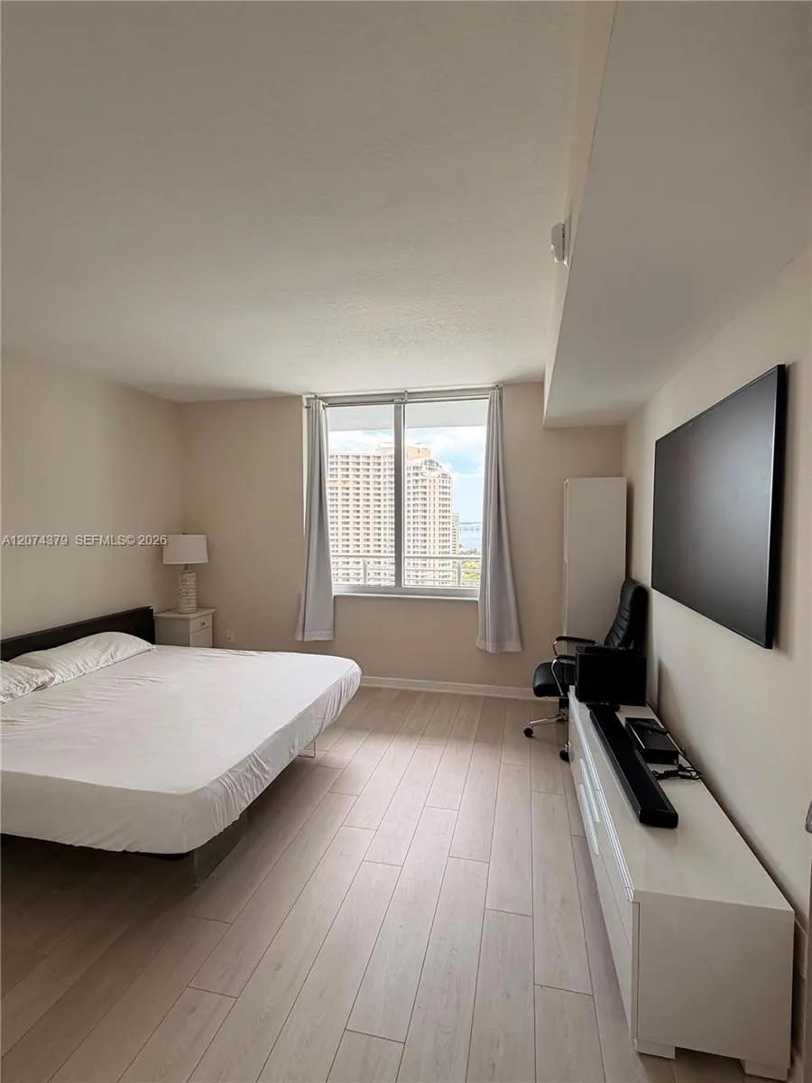 335 S Biscayne Blvd #2003 Miami, FL 33131