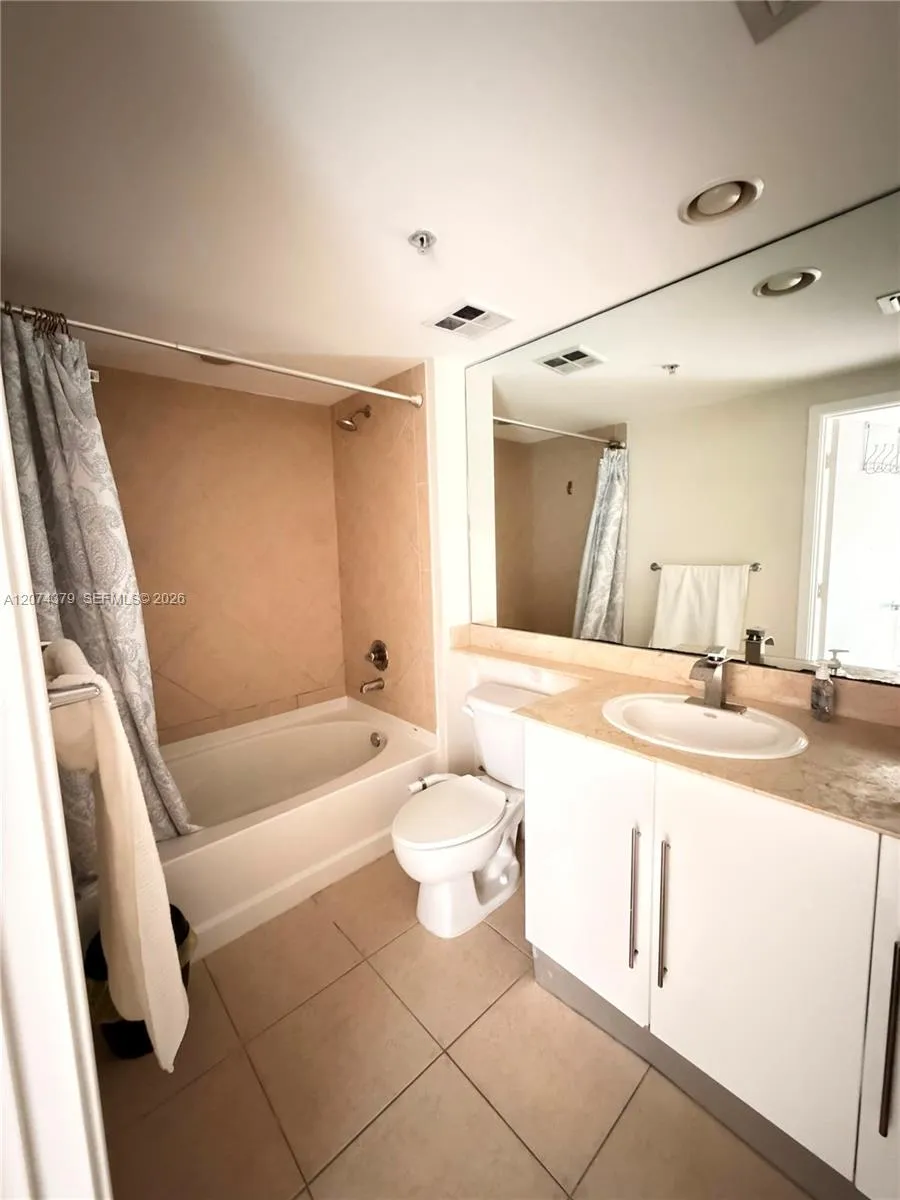 335 S Biscayne Blvd #2003 Miami, FL 33131
