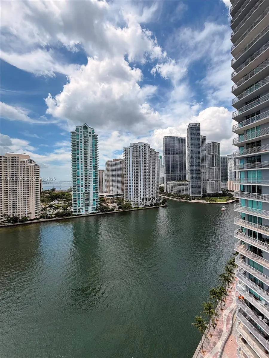 335 S Biscayne Blvd #2003 Miami, FL 33131