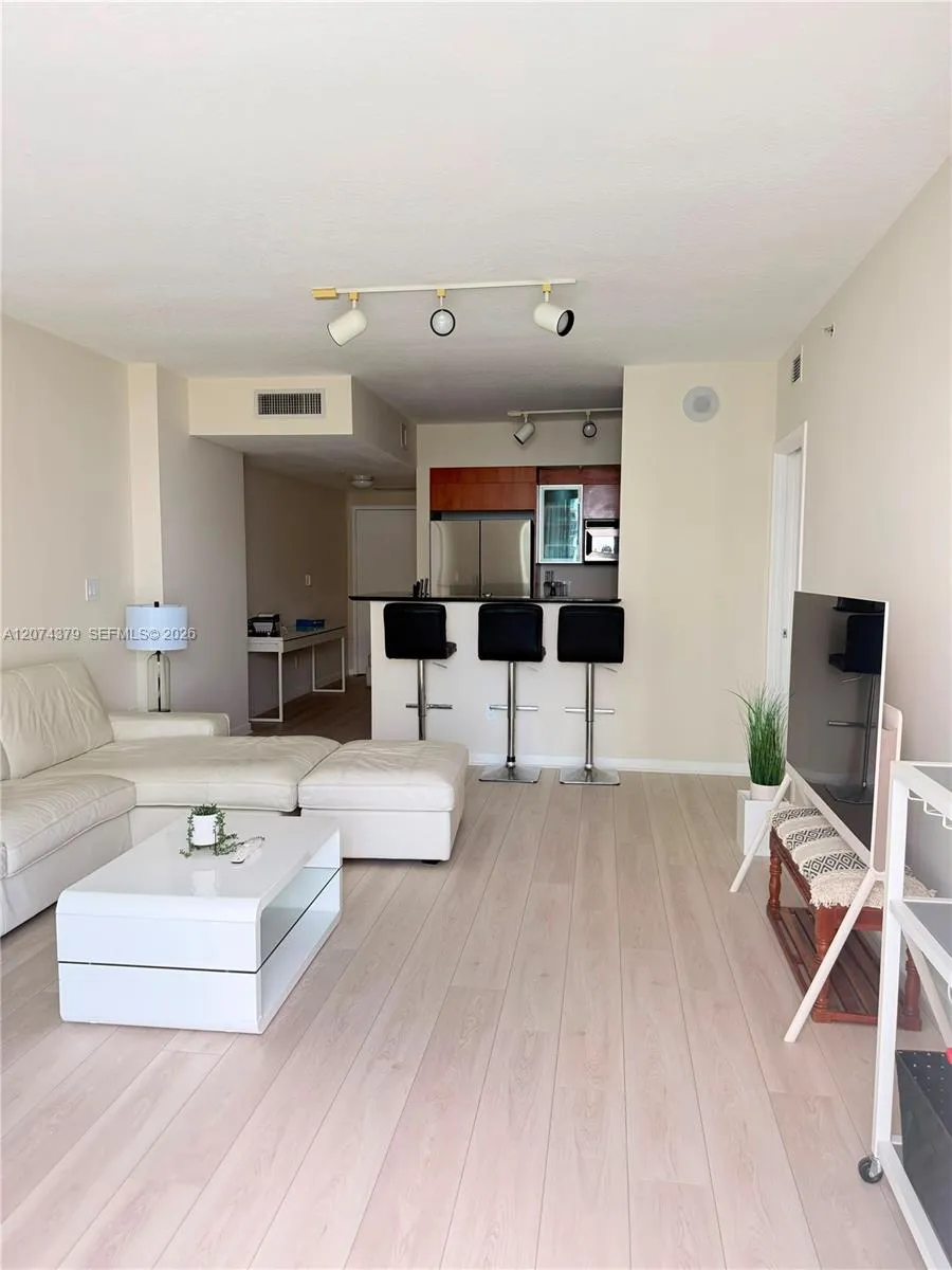 335 S Biscayne Blvd #2003 Miami, FL 33131