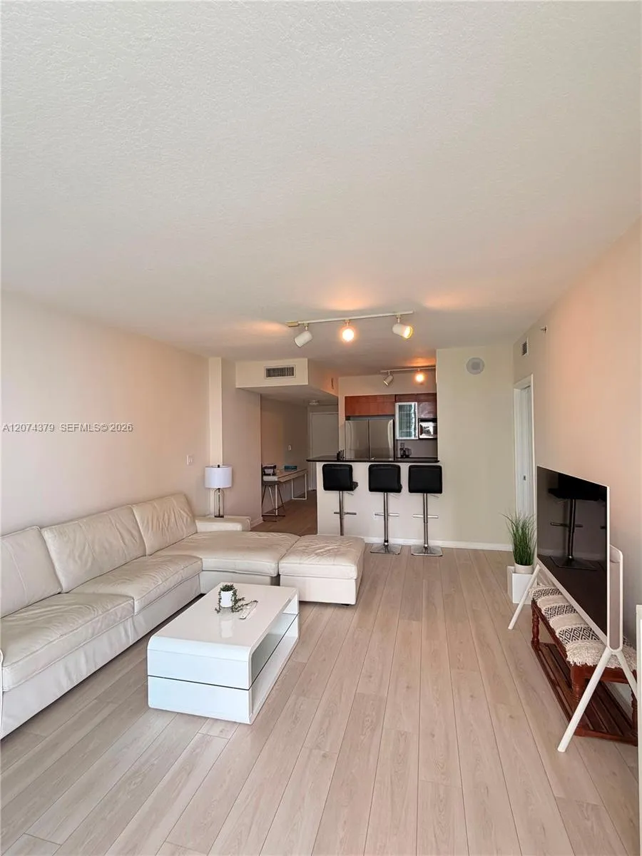 335 S Biscayne Blvd #2003 Miami, FL 33131