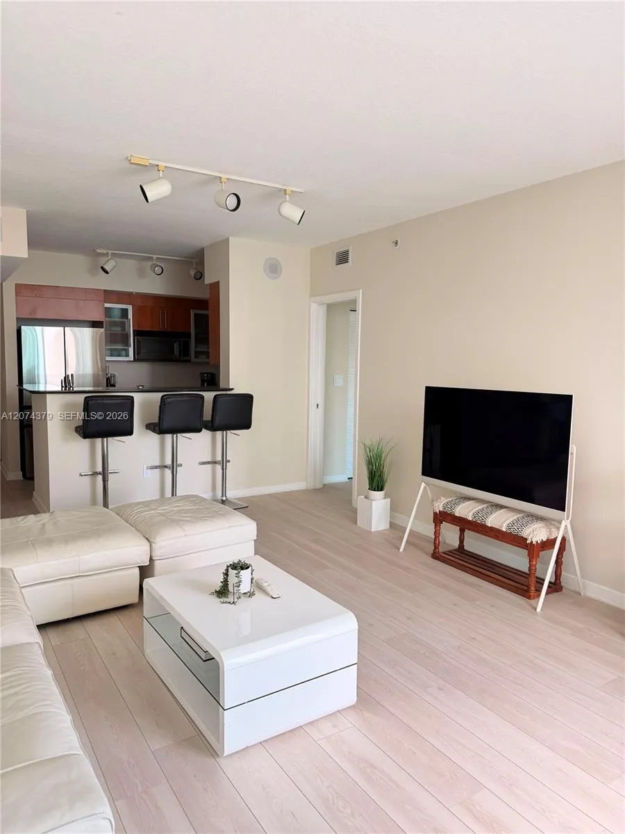 335 S Biscayne Blvd #2003 Miami, FL 33131