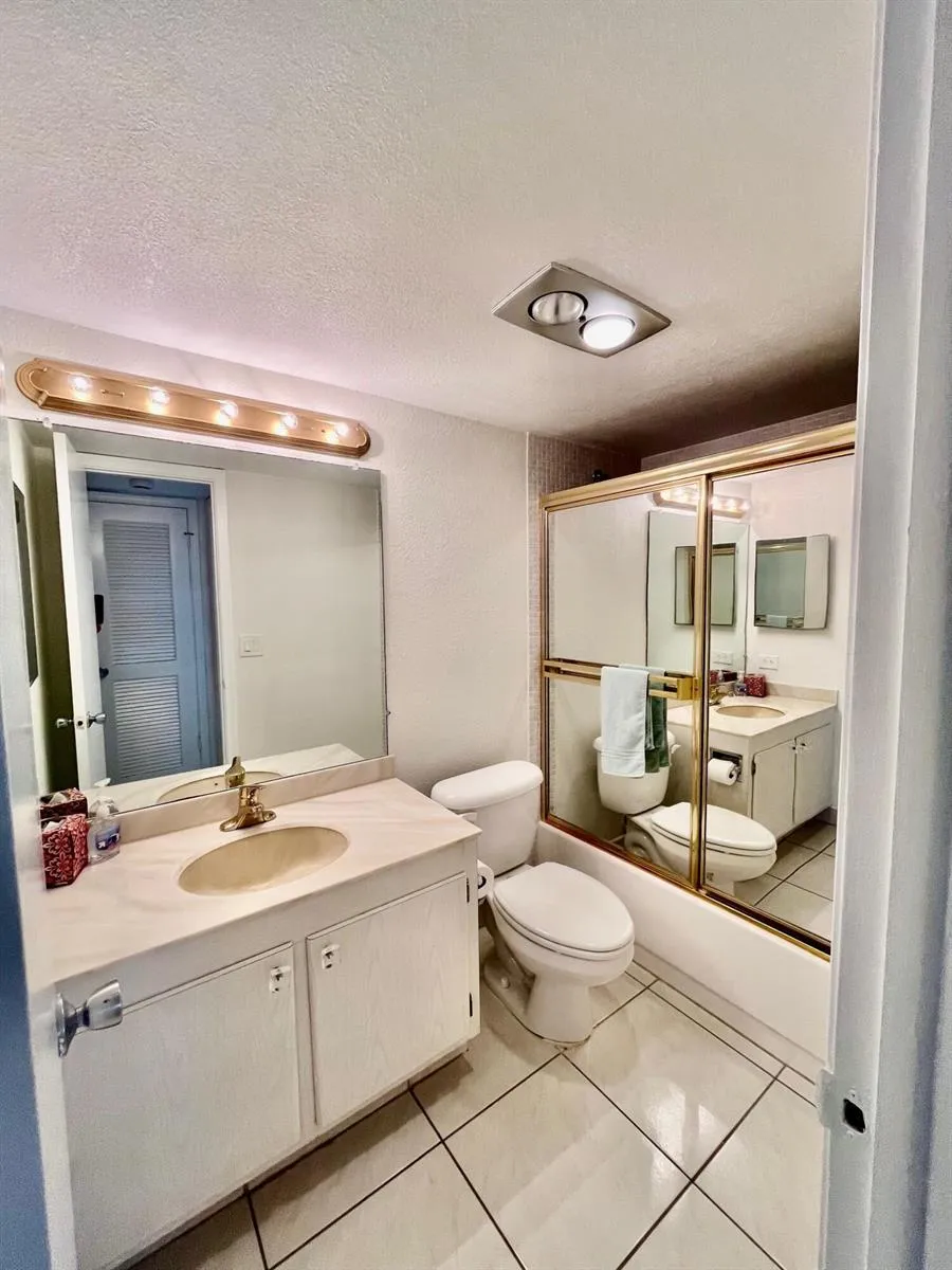 4090 TIVOLI COURT #301 Lake Worth, FL 33467