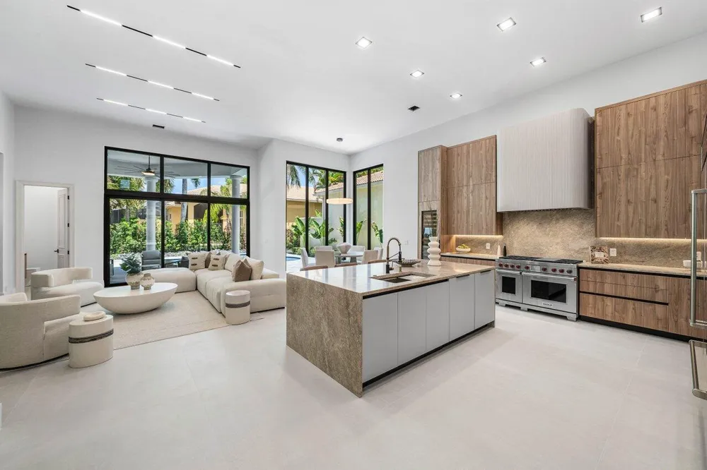 17931 LAKE AZURE WAY Boca Raton, FL 33496