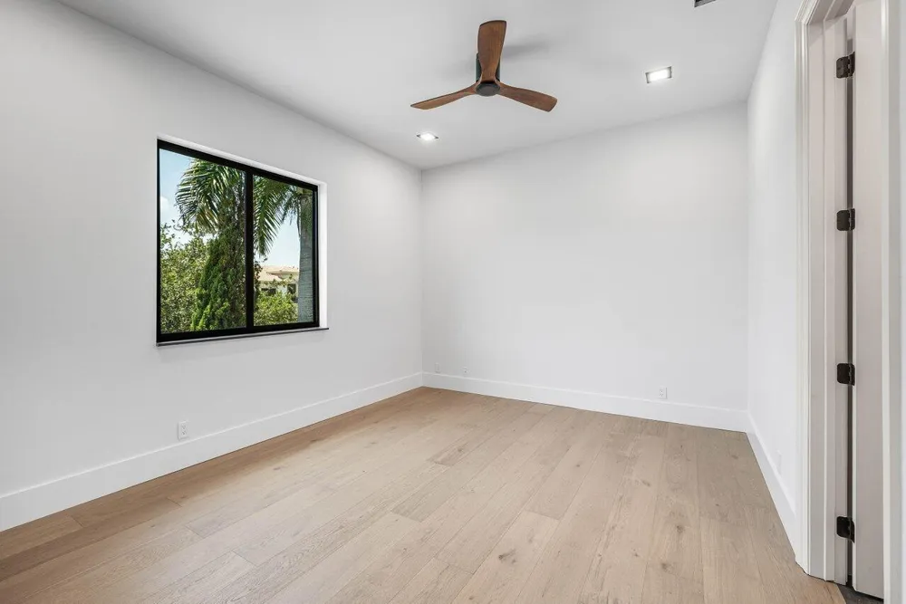 17931 LAKE AZURE WAY Boca Raton, FL 33496