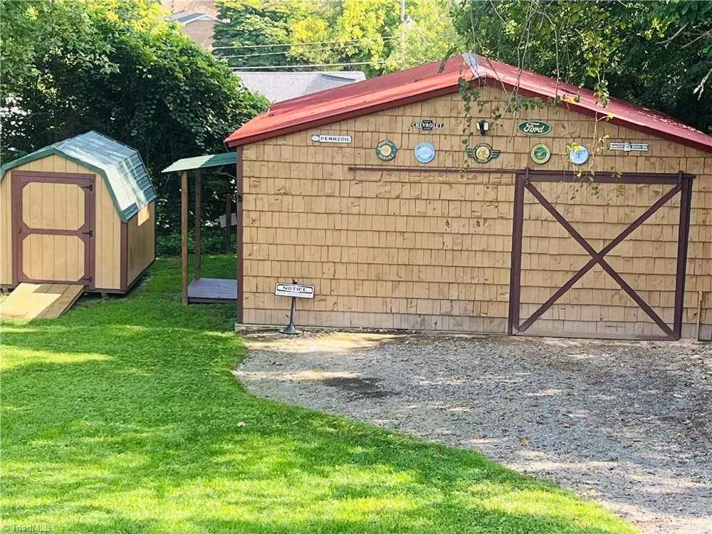 535 E Haymore Street Mount Airy, NC 27030