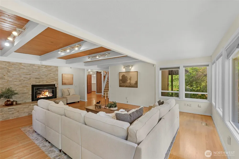 5204 178th Avenue E Lake Tapps, WA 98391