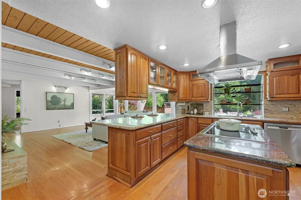 5204 178th Avenue E Lake Tapps, WA 98391