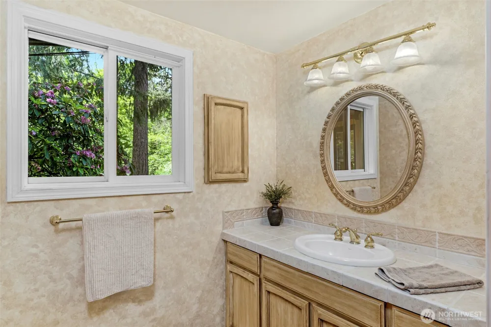 5204 178th Avenue E Lake Tapps, WA 98391