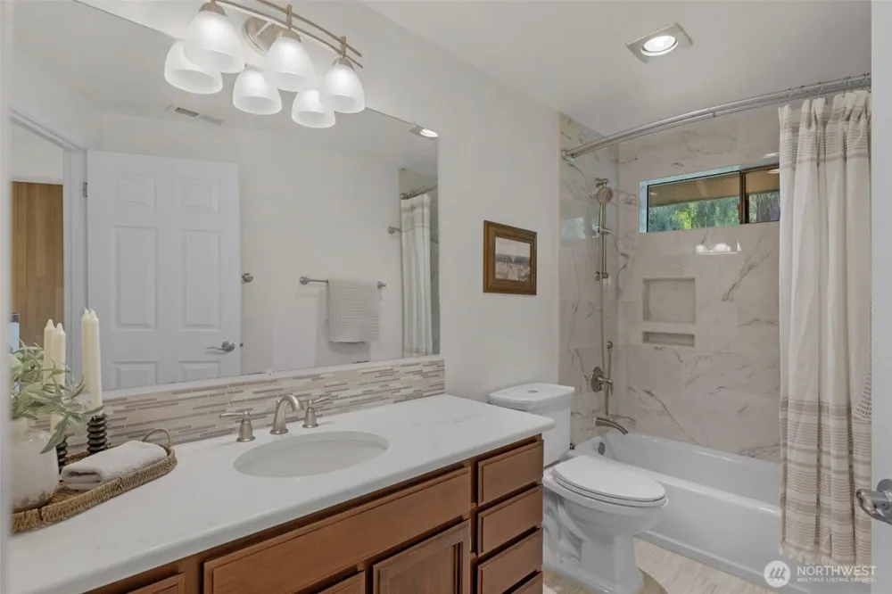 5204 178th Avenue E Lake Tapps, WA 98391