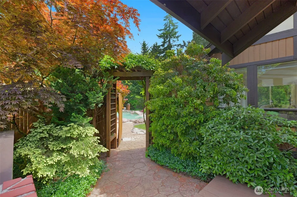 5204 178th Avenue E Lake Tapps, WA 98391
