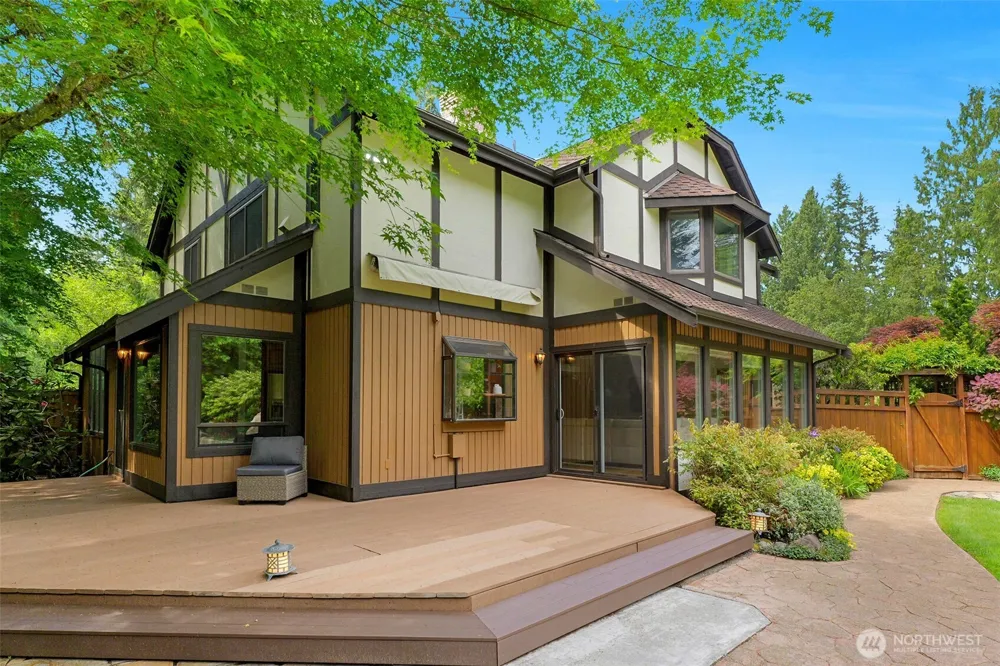 5204 178th Avenue E Lake Tapps, WA 98391