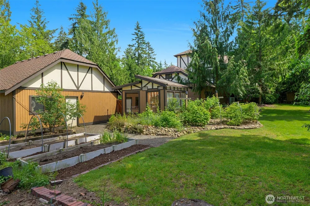 5204 178th Avenue E Lake Tapps, WA 98391