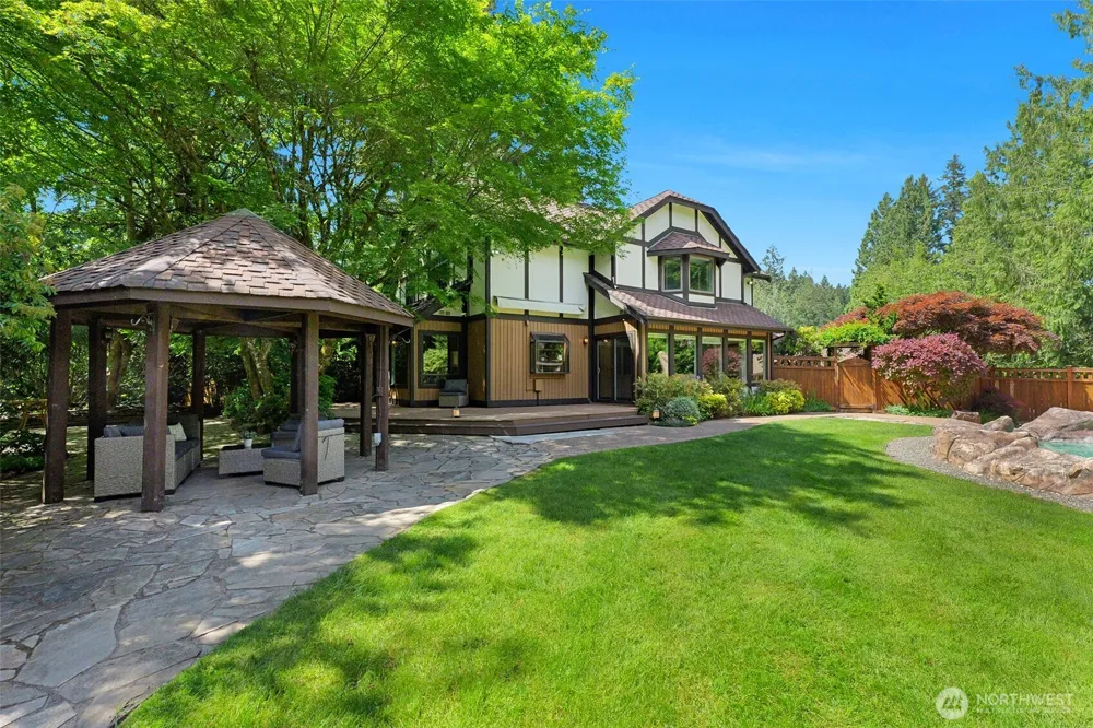 5204 178th Avenue E Lake Tapps, WA 98391