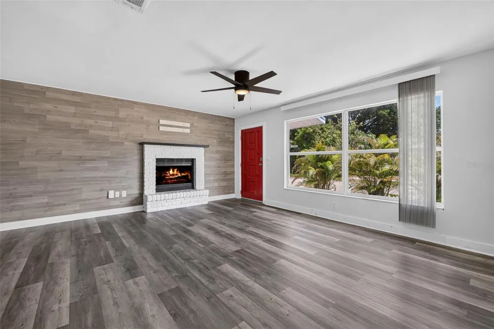2175 43RD AVENUE St Petersburg, FL 33714