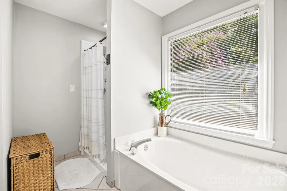 5933 Fitzwilliams Lane Charlotte, NC 28270