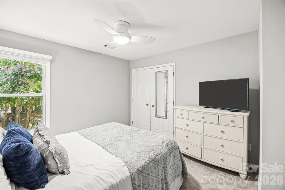 5933 Fitzwilliams Lane Charlotte, NC 28270