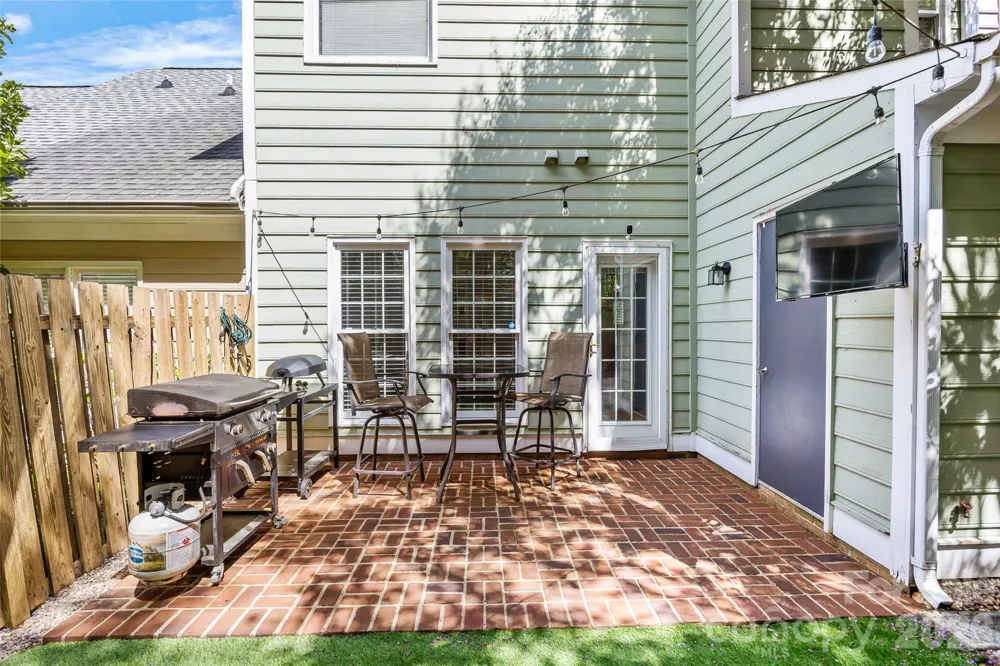 5933 Fitzwilliams Lane Charlotte, NC 28270