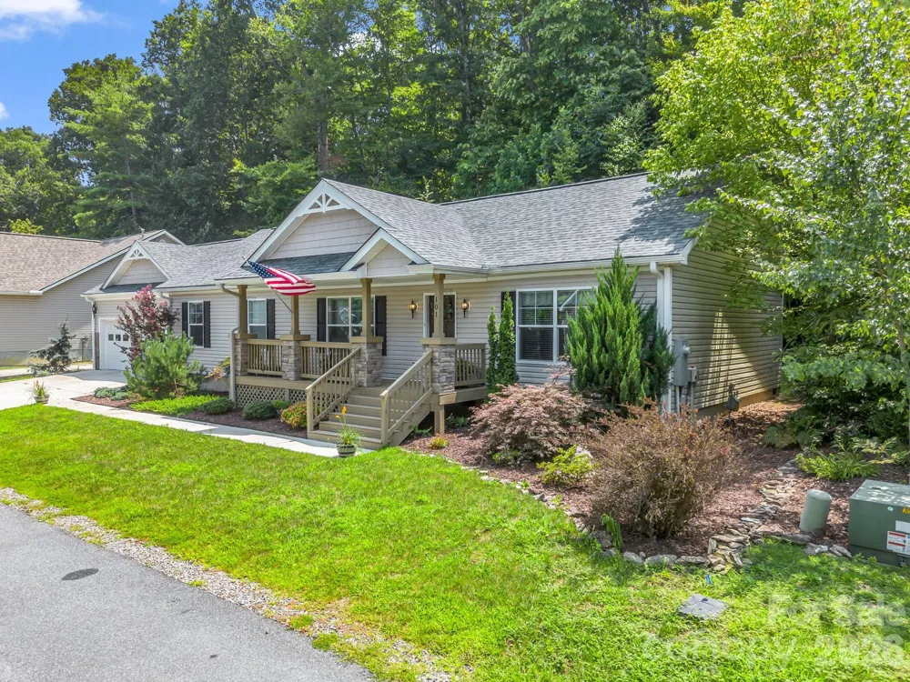 101 Plato Place Etowah, NC 28729