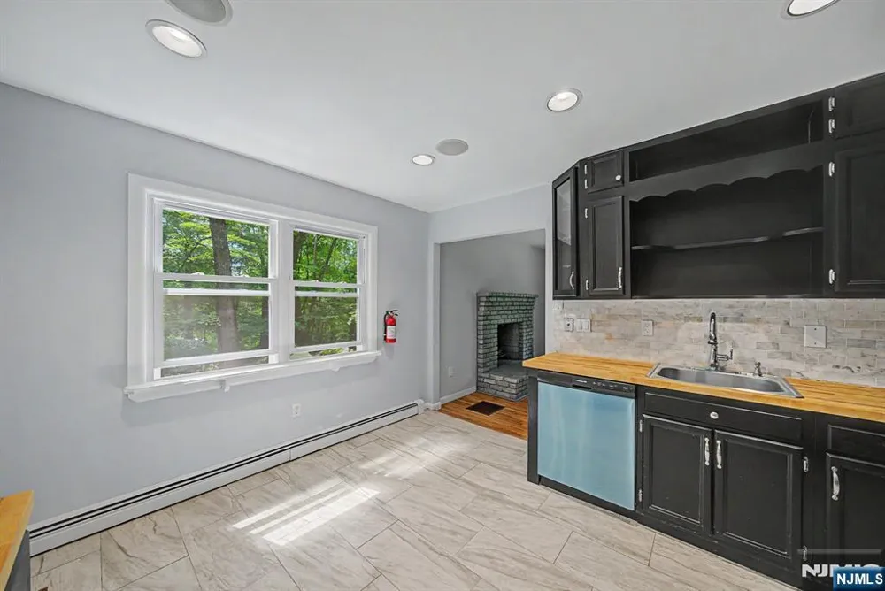 16 Foulton Terrace Sussex, NJ 07461