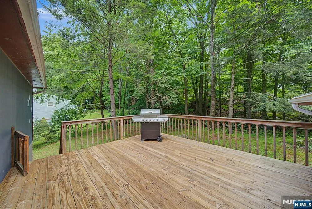 16 Foulton Terrace Sussex, NJ 07461