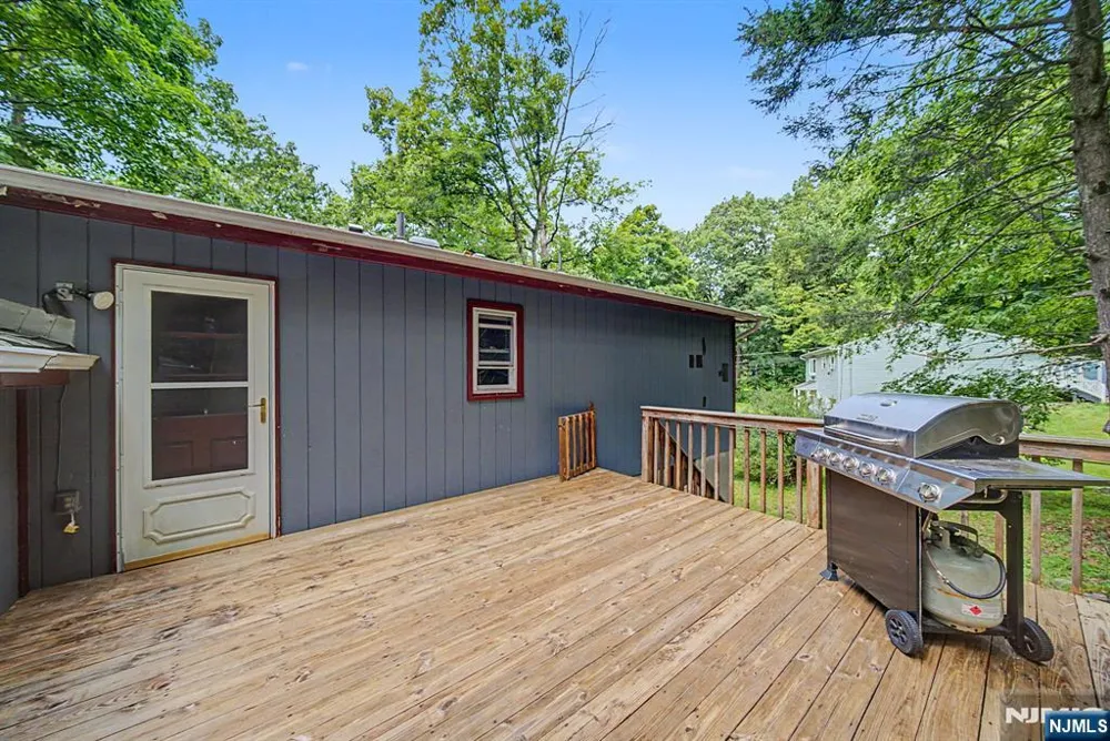 16 Foulton Terrace Sussex, NJ 07461