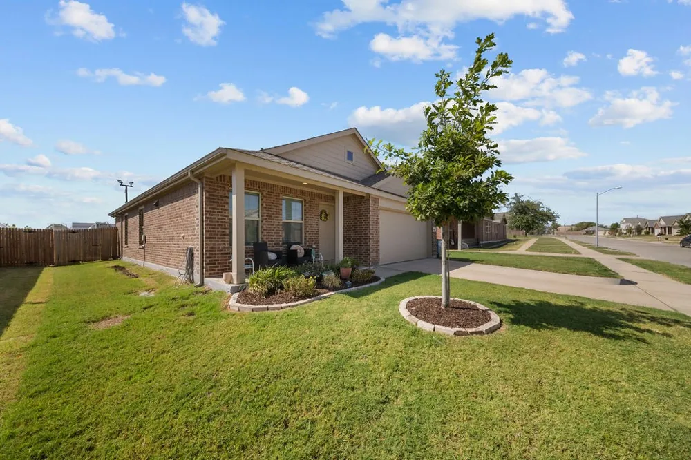 1048 Crestview Drive Hutchins, TX 75141