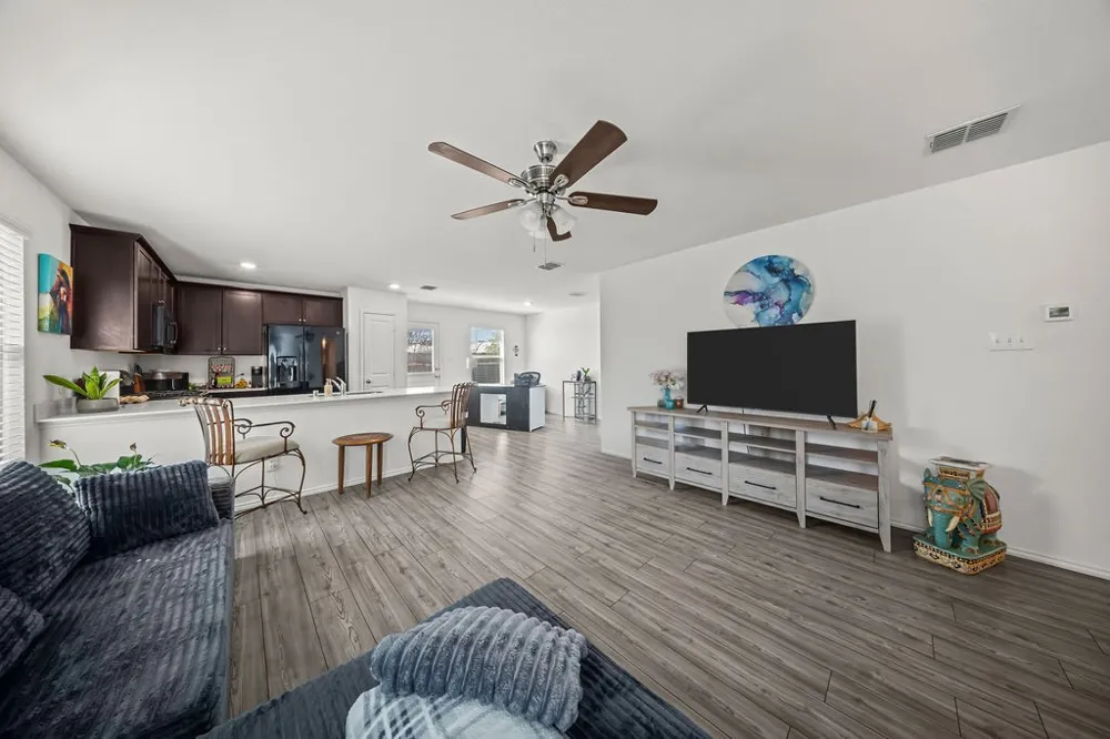 1048 Crestview Drive Hutchins, TX 75141