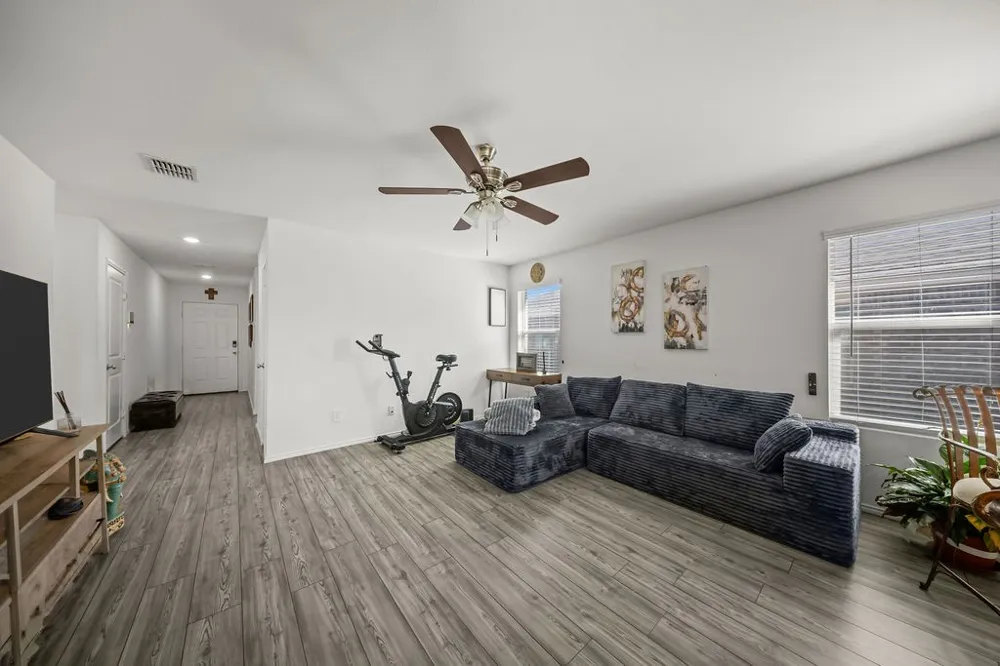 1048 Crestview Drive Hutchins, TX 75141