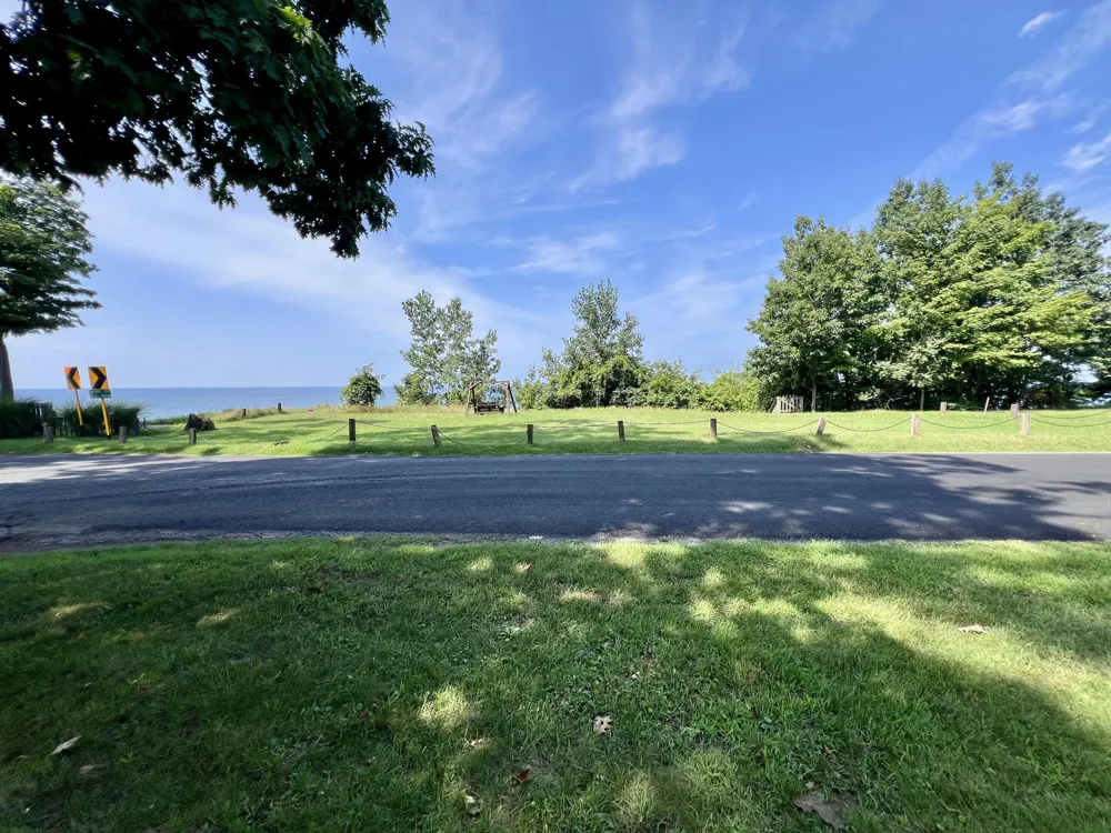3007 Lakeshore Drive Fennville, MI 49408