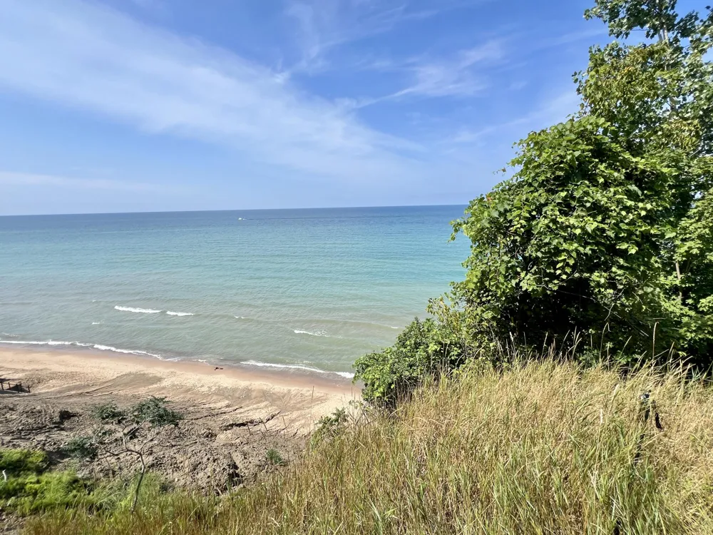 3007 Lakeshore Drive Fennville, MI 49408
