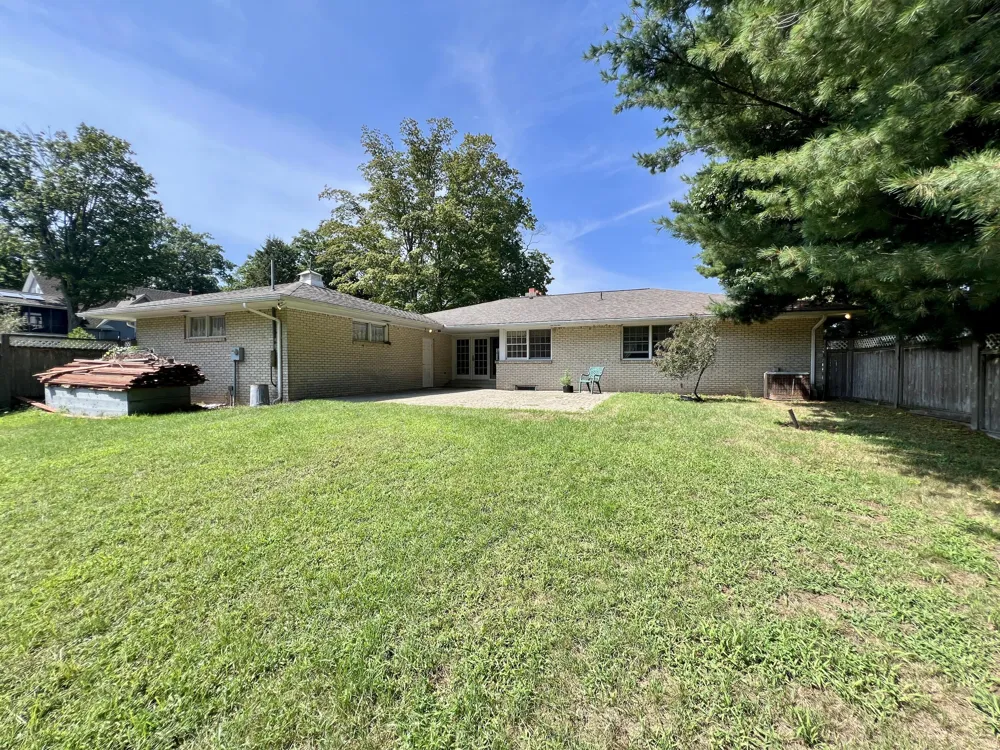 3007 Lakeshore Drive Fennville, MI 49408