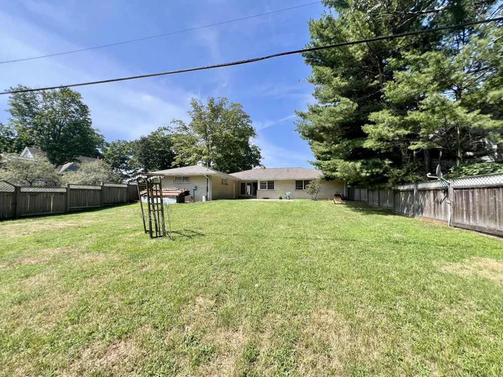 3007 Lakeshore Drive Fennville, MI 49408