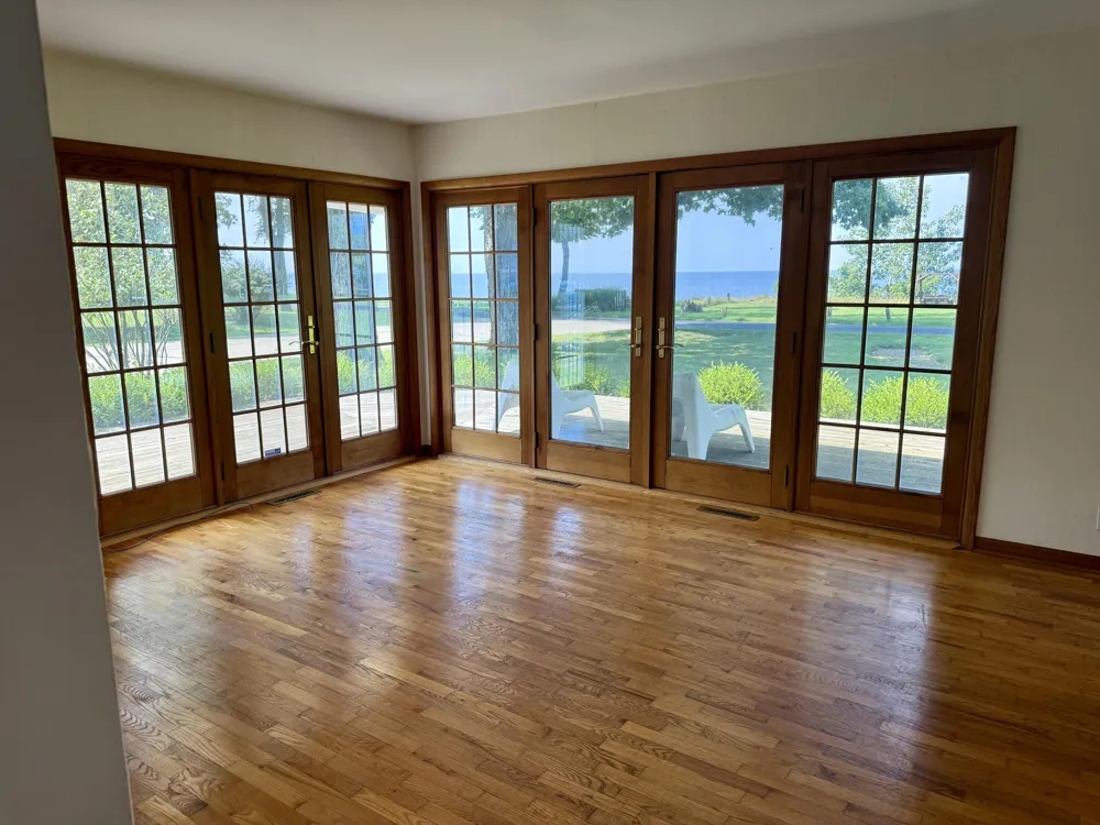 3007 Lakeshore Drive Fennville, MI 49408