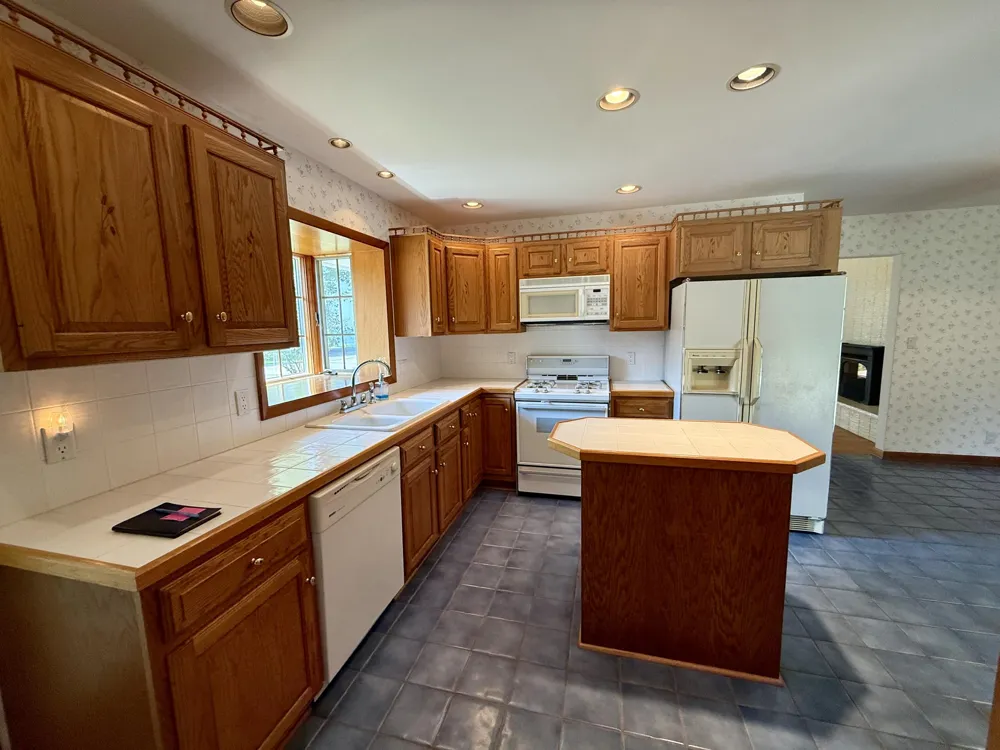 3007 Lakeshore Drive Fennville, MI 49408