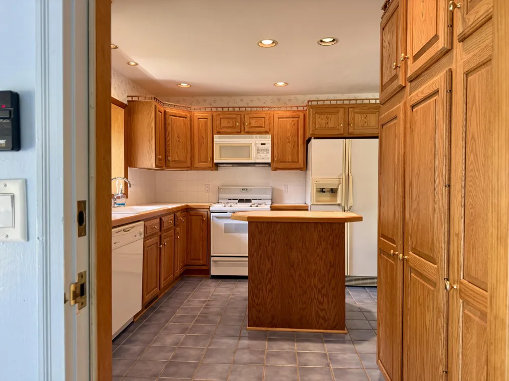 3007 Lakeshore Drive Fennville, MI 49408