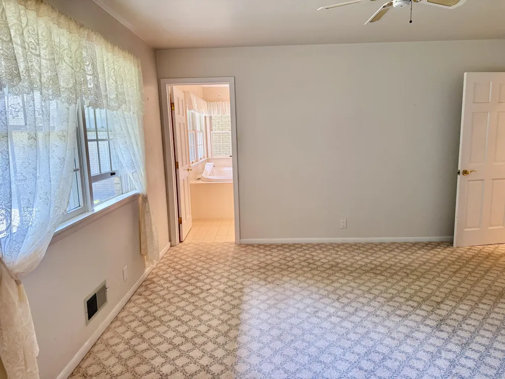3007 Lakeshore Drive Fennville, MI 49408