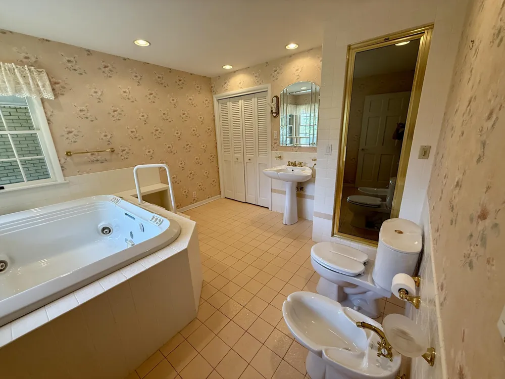 3007 Lakeshore Drive Fennville, MI 49408