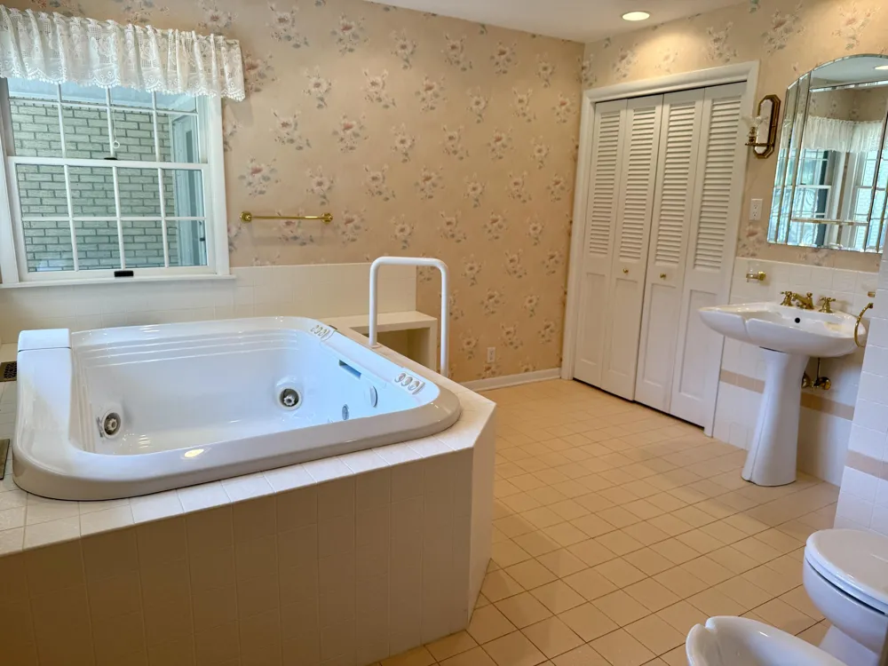 3007 Lakeshore Drive Fennville, MI 49408