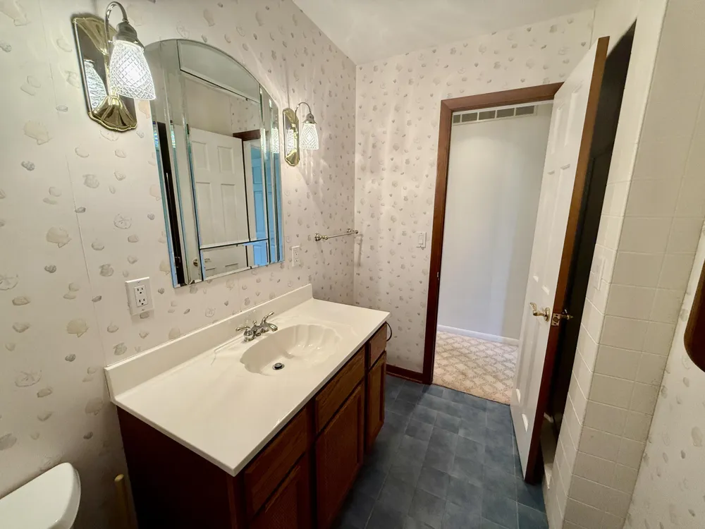 3007 Lakeshore Drive Fennville, MI 49408