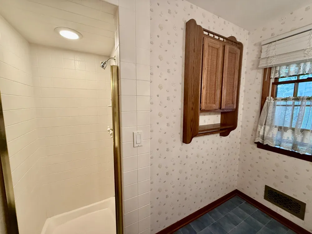 3007 Lakeshore Drive Fennville, MI 49408