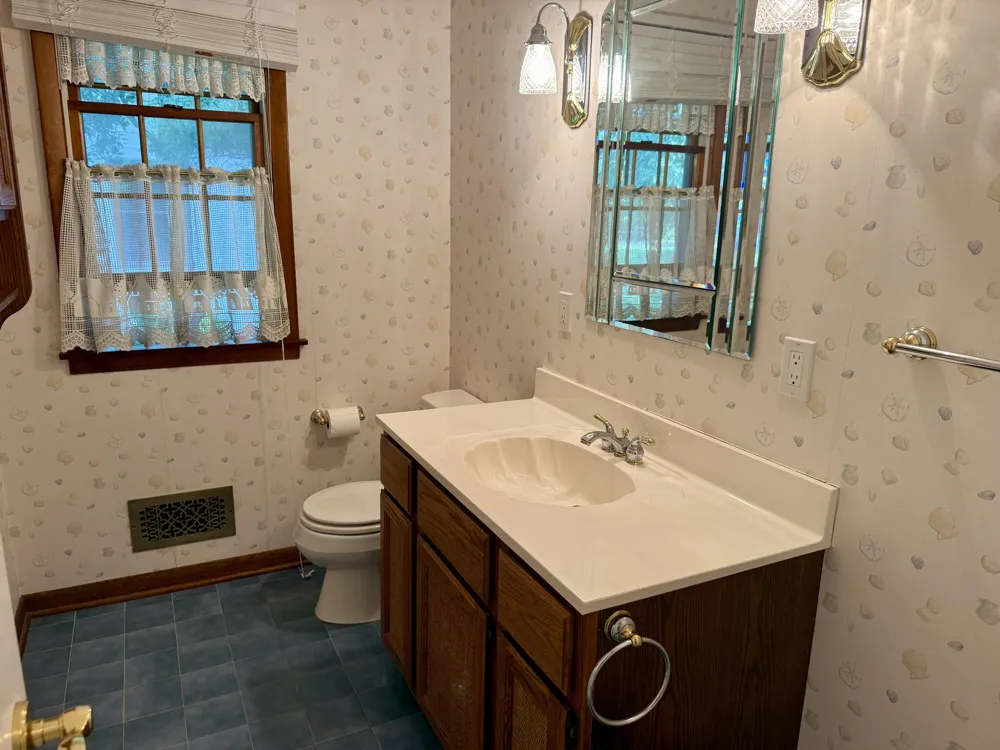3007 Lakeshore Drive Fennville, MI 49408