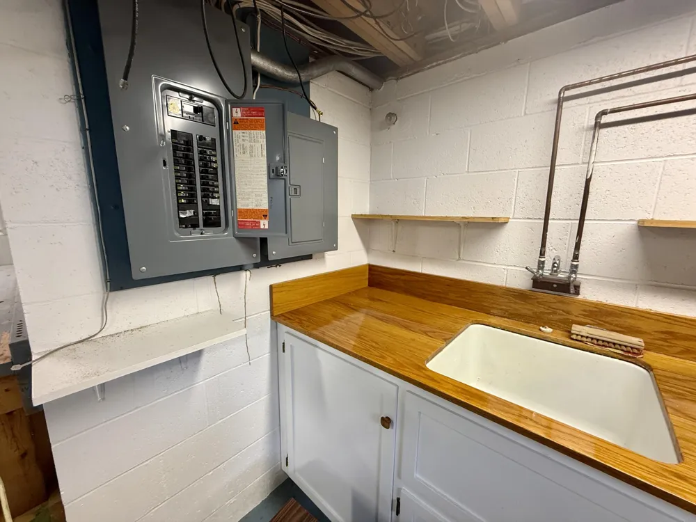 3007 Lakeshore Drive Fennville, MI 49408