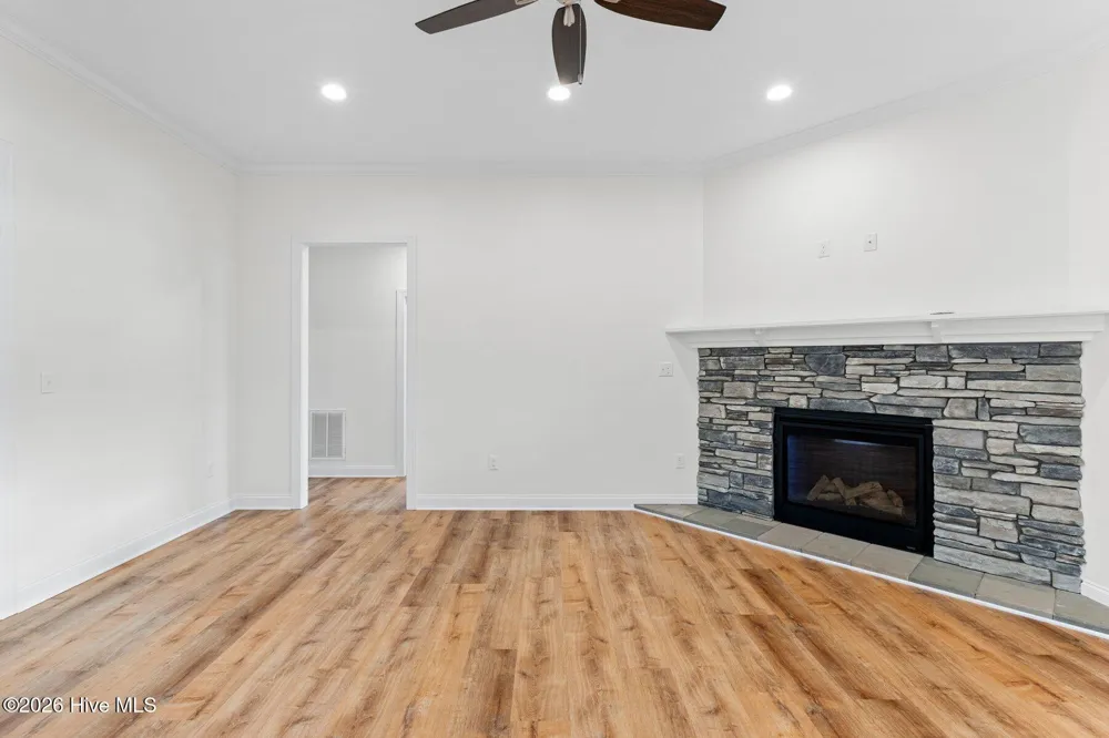 400 S Kingfisher Lane S Hampstead, NC 28443