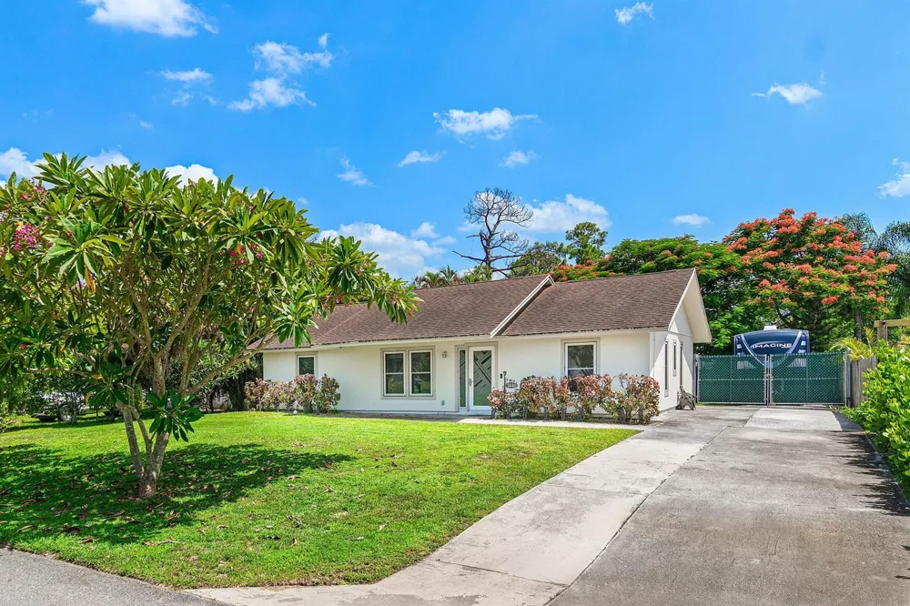 7442 Canal Drive Lake Worth, FL 33467