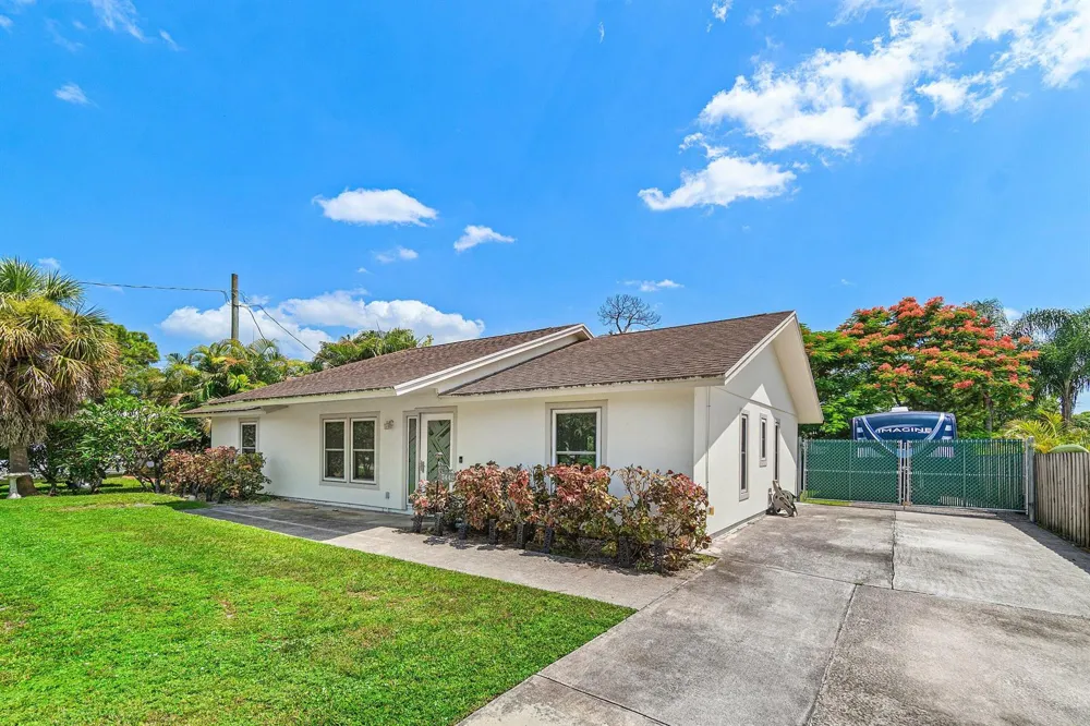 7442 Canal Drive Lake Worth, FL 33467