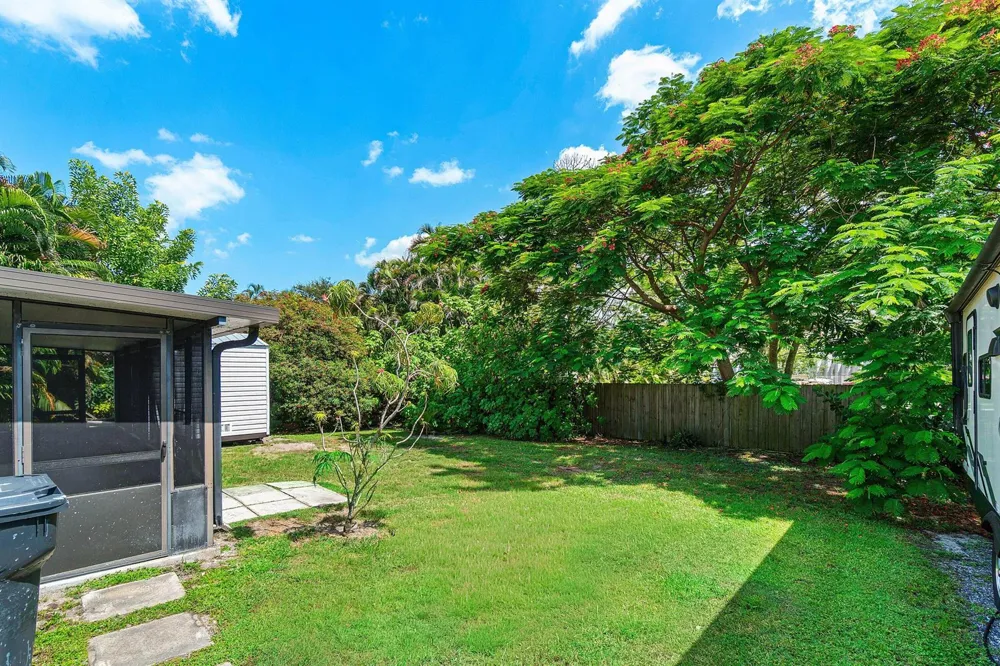 7442 Canal Drive Lake Worth, FL 33467